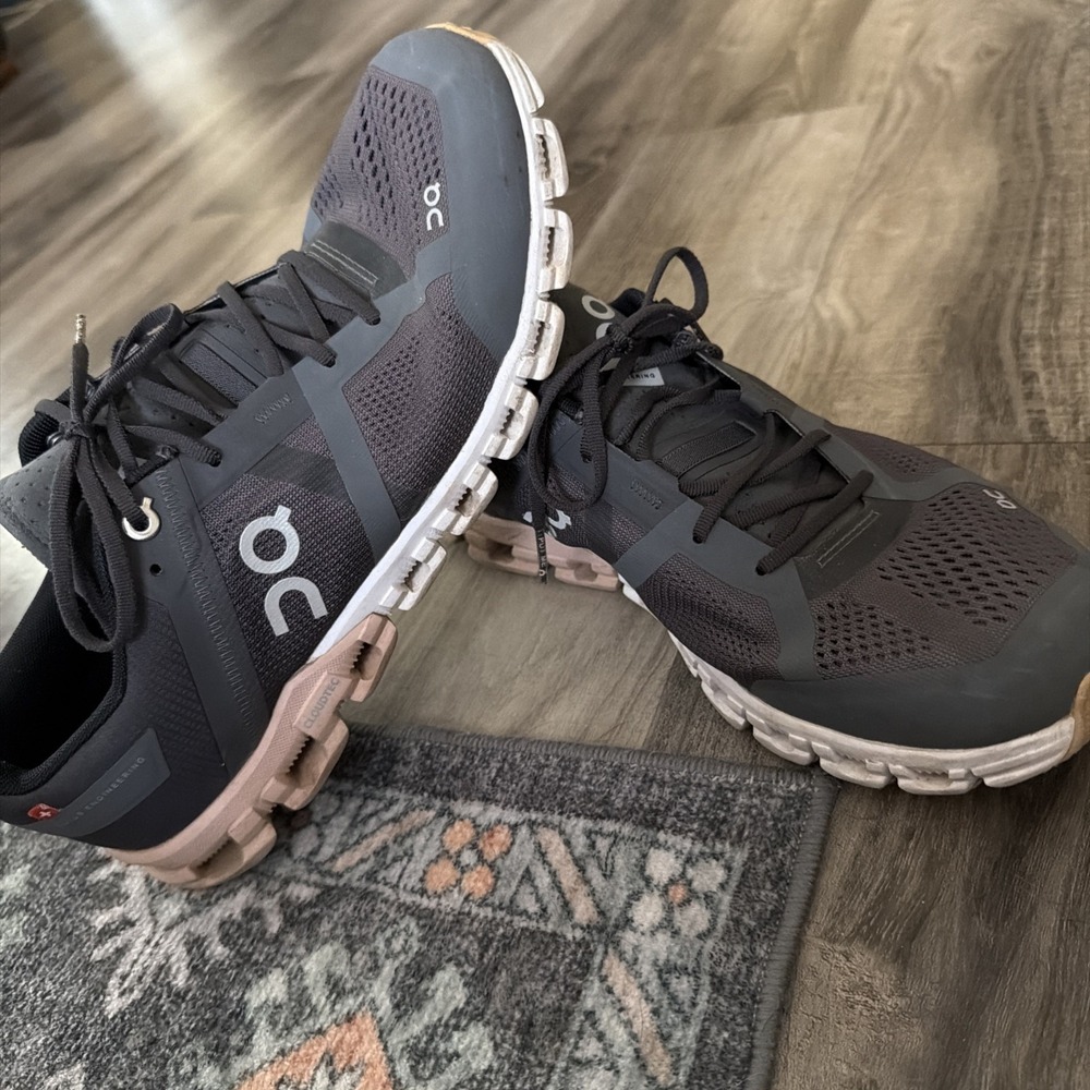 ON Running Cloudflow Women's Size 9.5 Running Shoes Sneakers Rock Rose Gray Pink